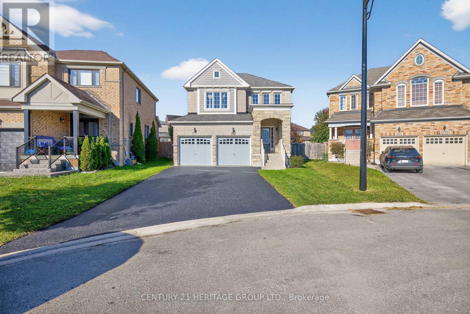 63 Jewelwing Court, Bradford West Gwillimbury (Bradford), Ontario  L3Z 0N7 - Photo 2 - N12444286