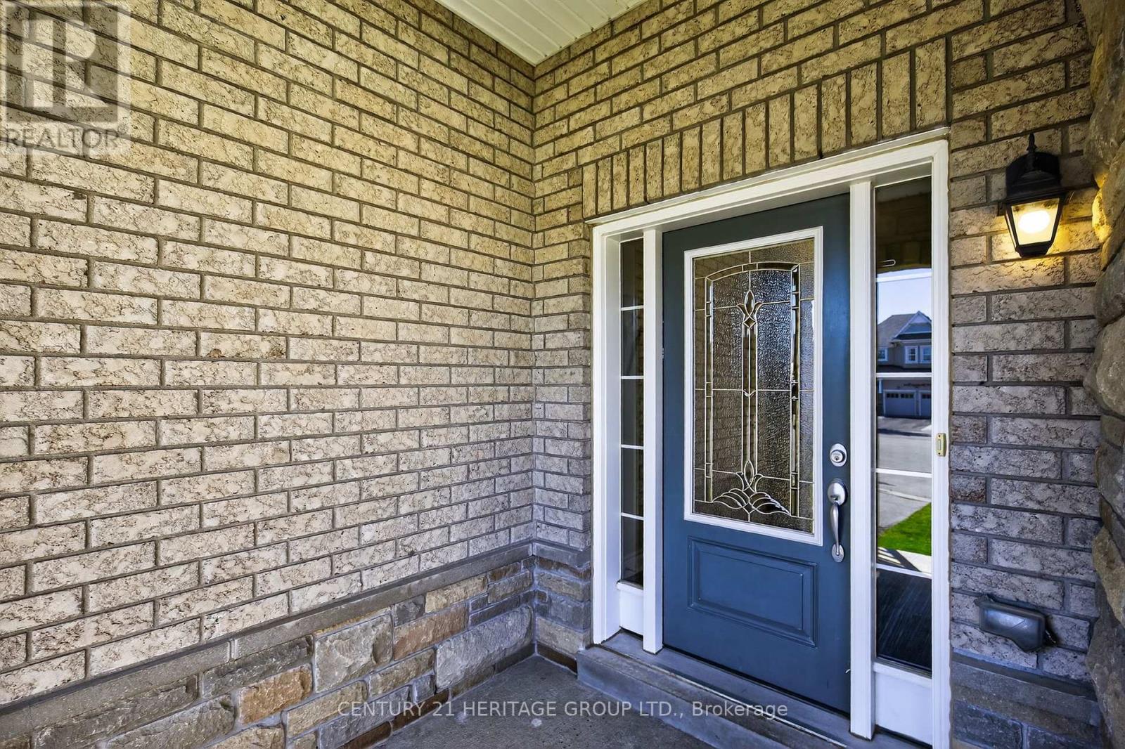 63 Jewelwing Court, Bradford West Gwillimbury (Bradford), Ontario  L3Z 0N7 - Photo 3 - N12444286