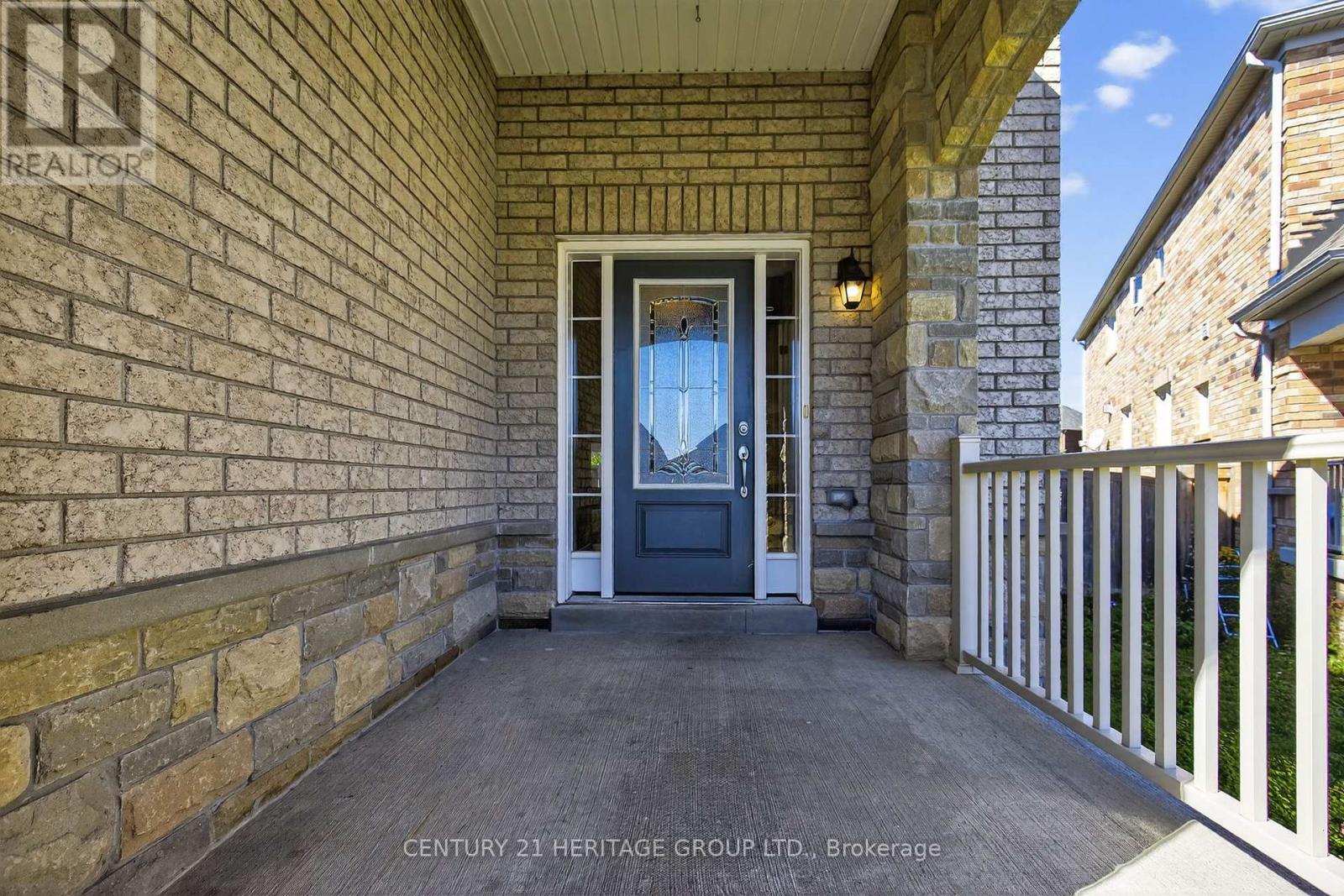 63 Jewelwing Court, Bradford West Gwillimbury (Bradford), Ontario  L3Z 0N7 - Photo 4 - N12444286