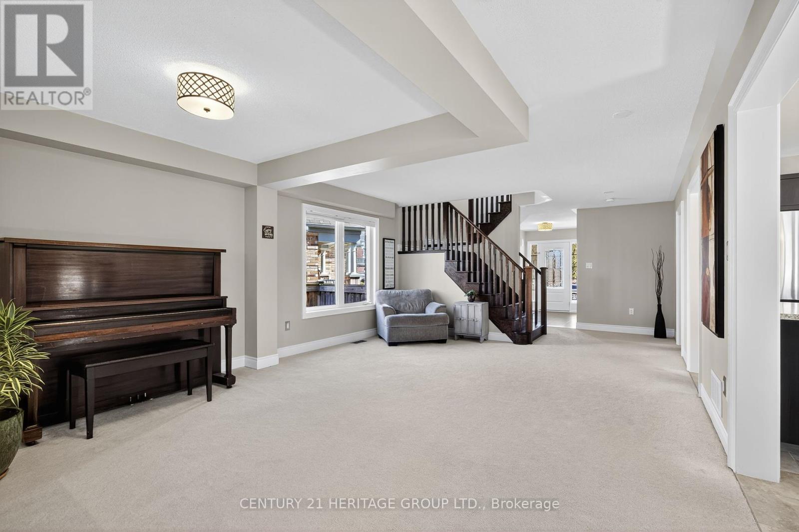 63 Jewelwing Court, Bradford West Gwillimbury (Bradford), Ontario  L3Z 0N7 - Photo 9 - N12444286