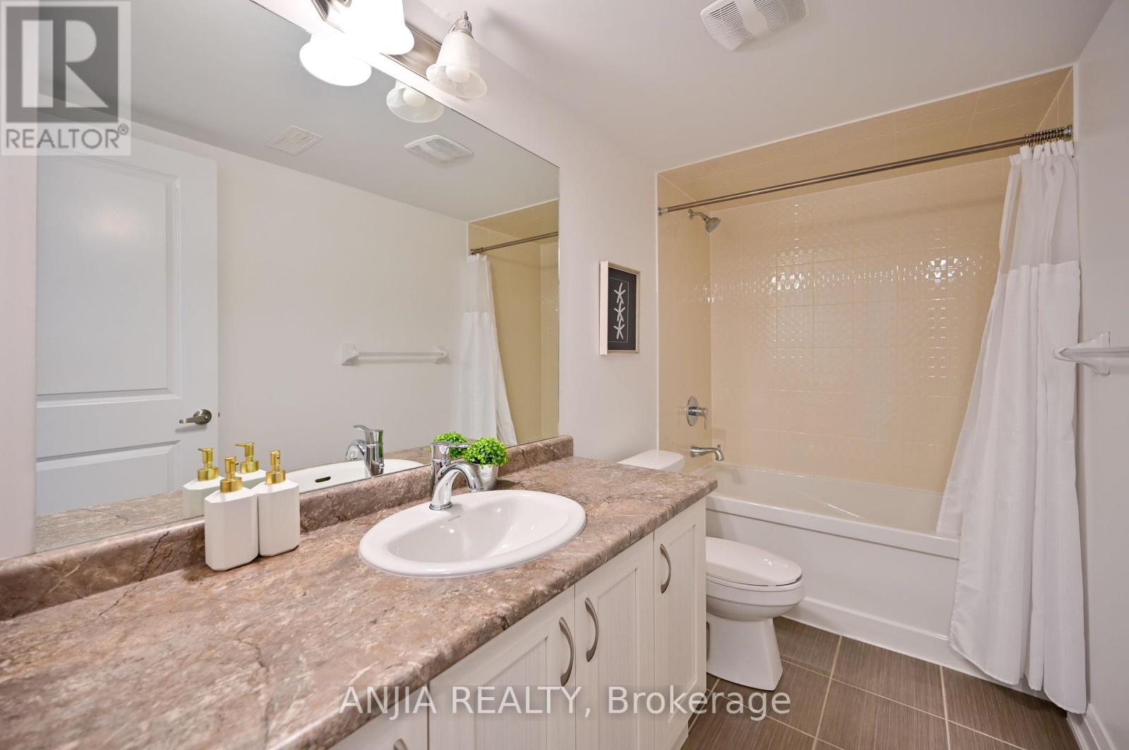 37 Duncombe Lane, Richmond Hill (South Richvale), Ontario  L4C 1C2 - Photo 45 - N12444307