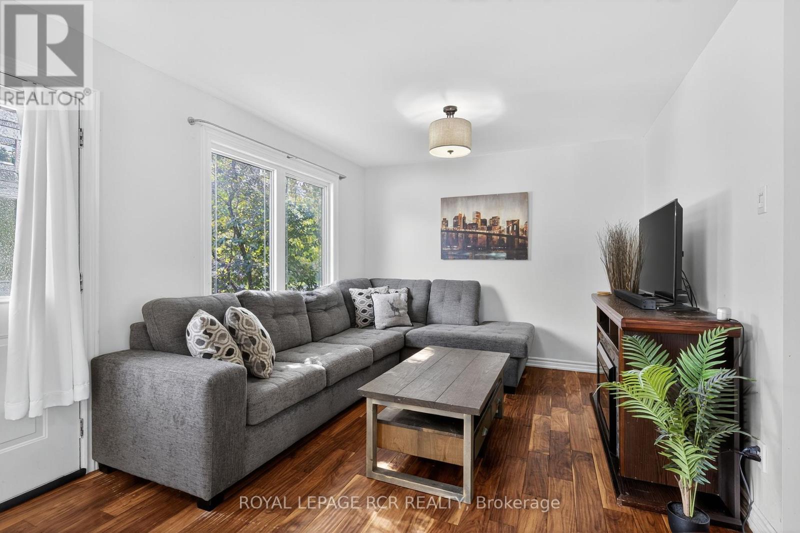 125 King Street, Essa (Angus), Ontario  L0M 1B0 - Photo 13 - N12444310
