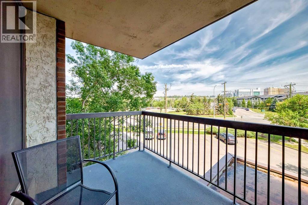 305, 145 Point Drive Nw, Calgary, Alberta  T3B 4W1 - Photo 19 - A2240036