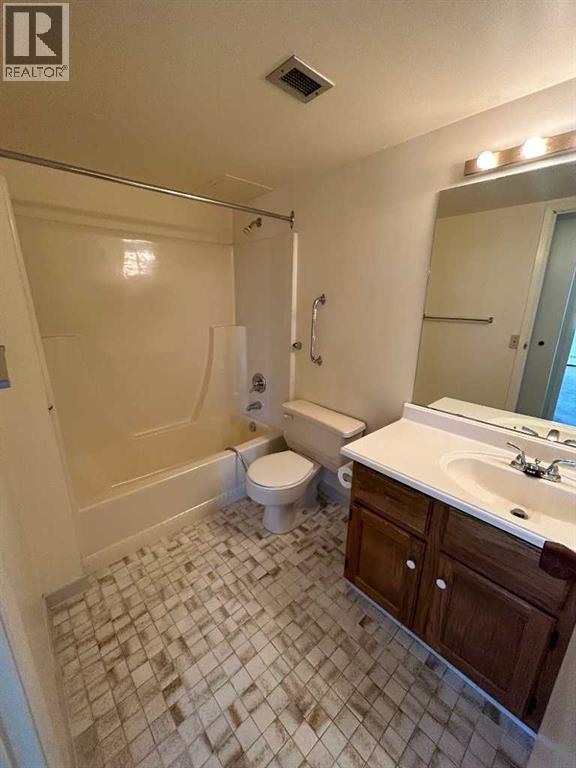 305, 145 Point Drive Nw, Calgary, Alberta  T3B 4W1 - Photo 28 - A2240036