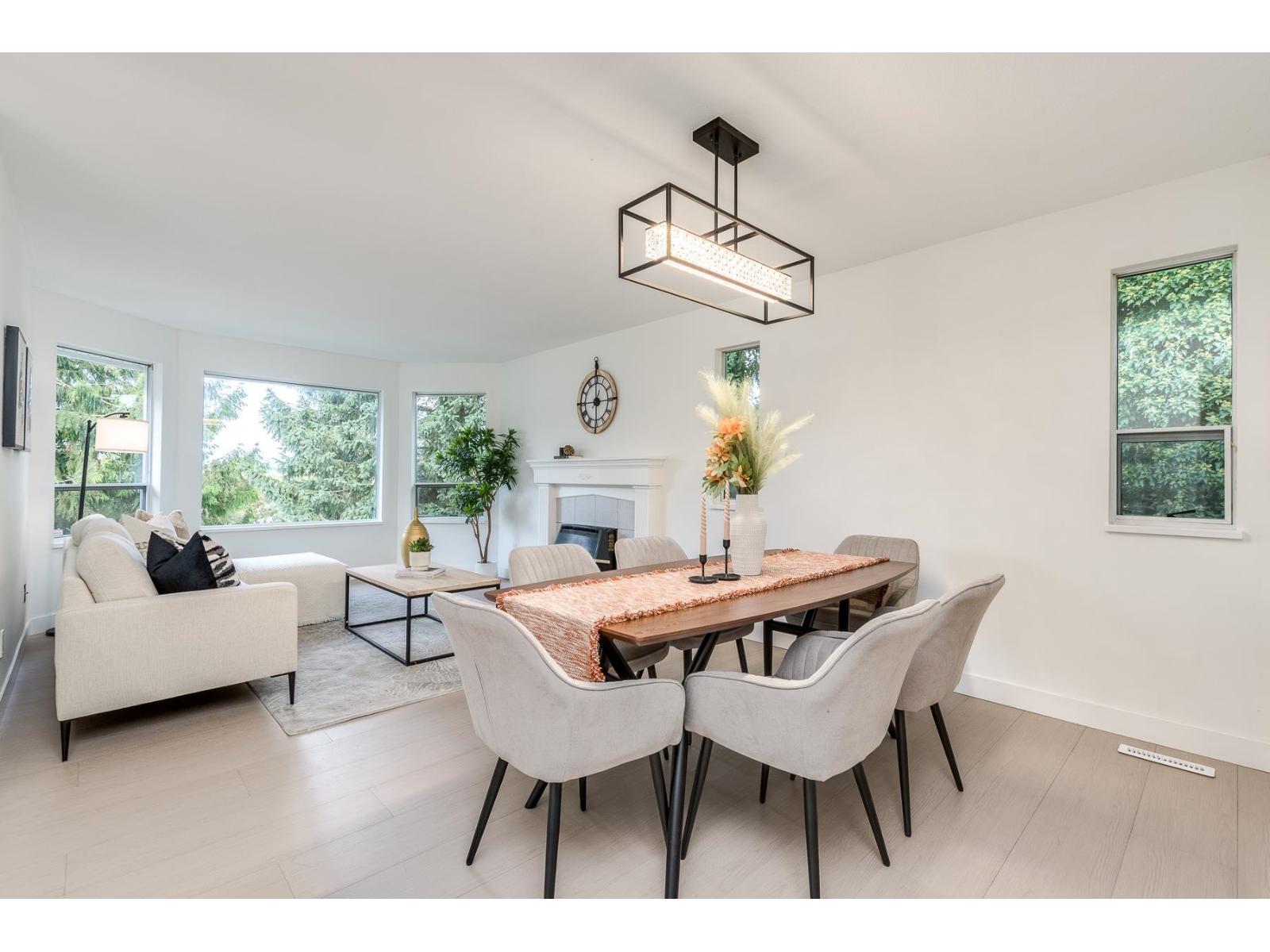 33565 Mccallum Place, Abbotsford, British Columbia  V2S 7B6 - Photo 2 - R3055088