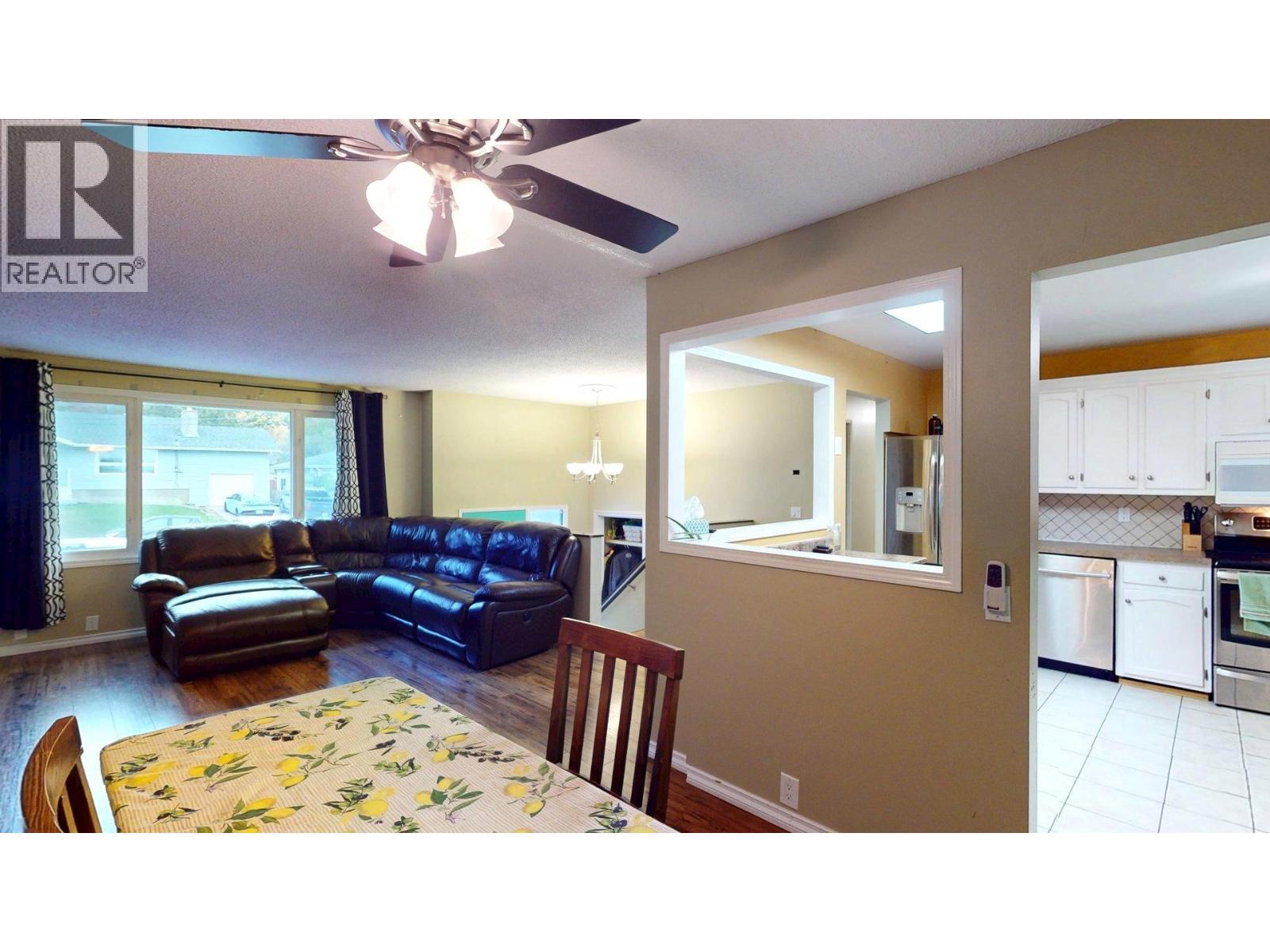 165 Cody Crescent, Elkford, British Columbia  V0B 1H0 - Photo 6 - 10364846