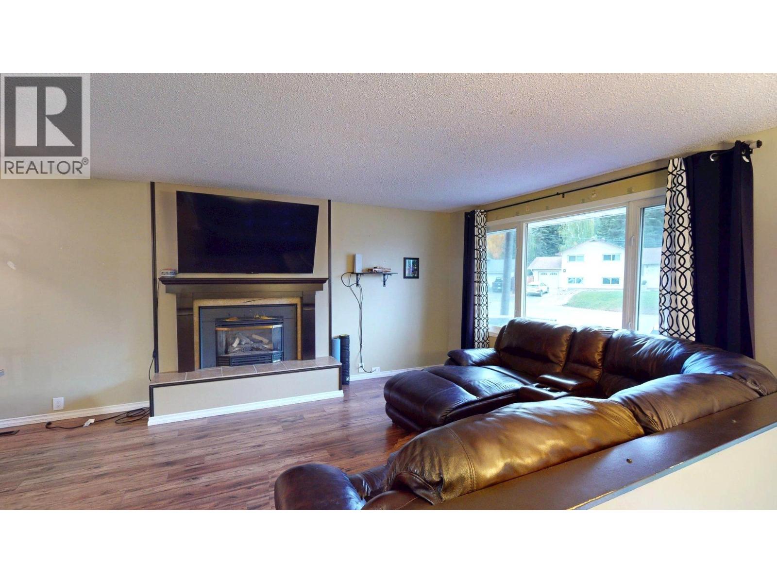 165 Cody Crescent, Elkford, British Columbia  V0B 1H0 - Photo 7 - 10364846