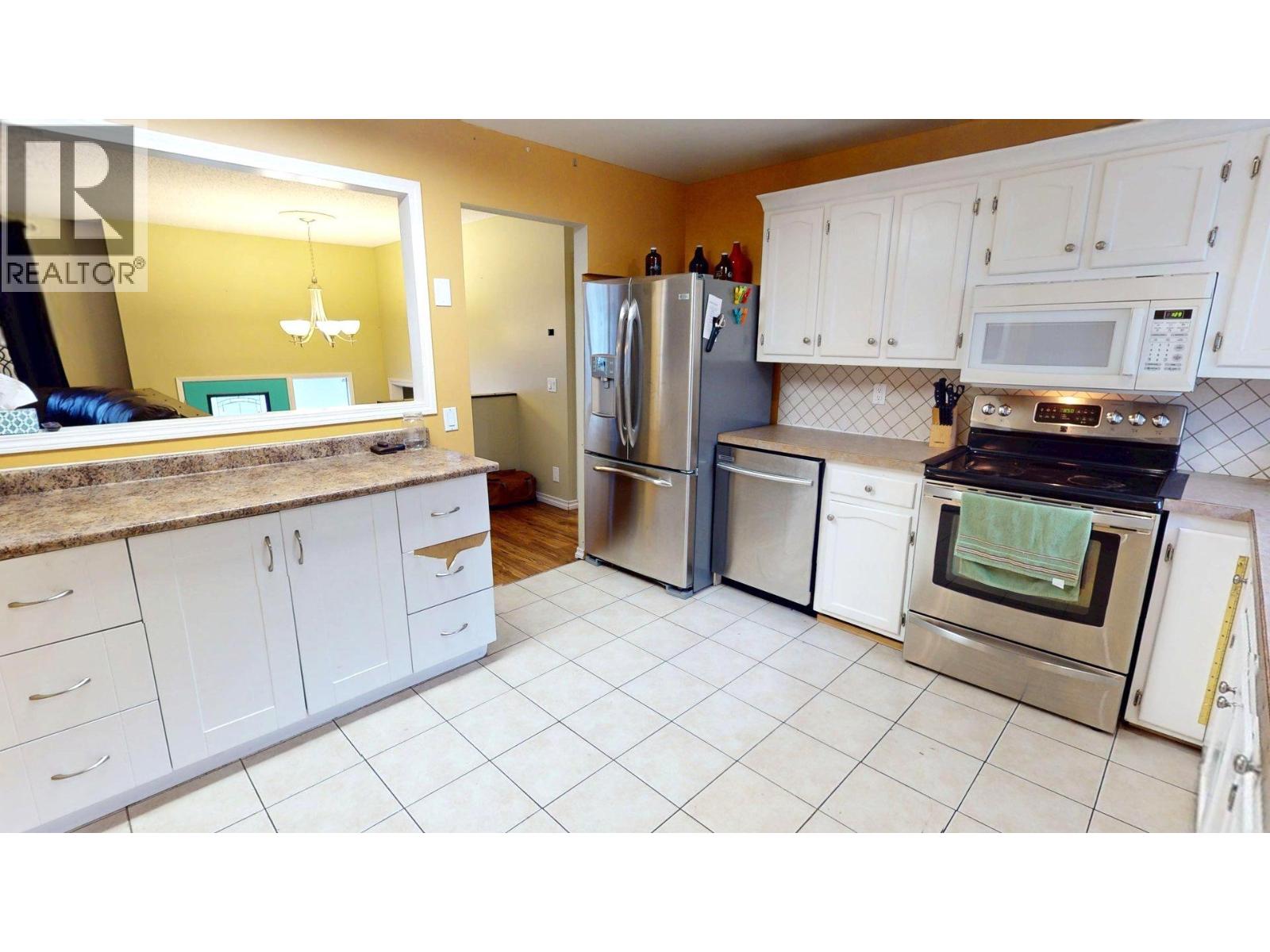 165 Cody Crescent, Elkford, British Columbia  V0B 1H0 - Photo 14 - 10364846