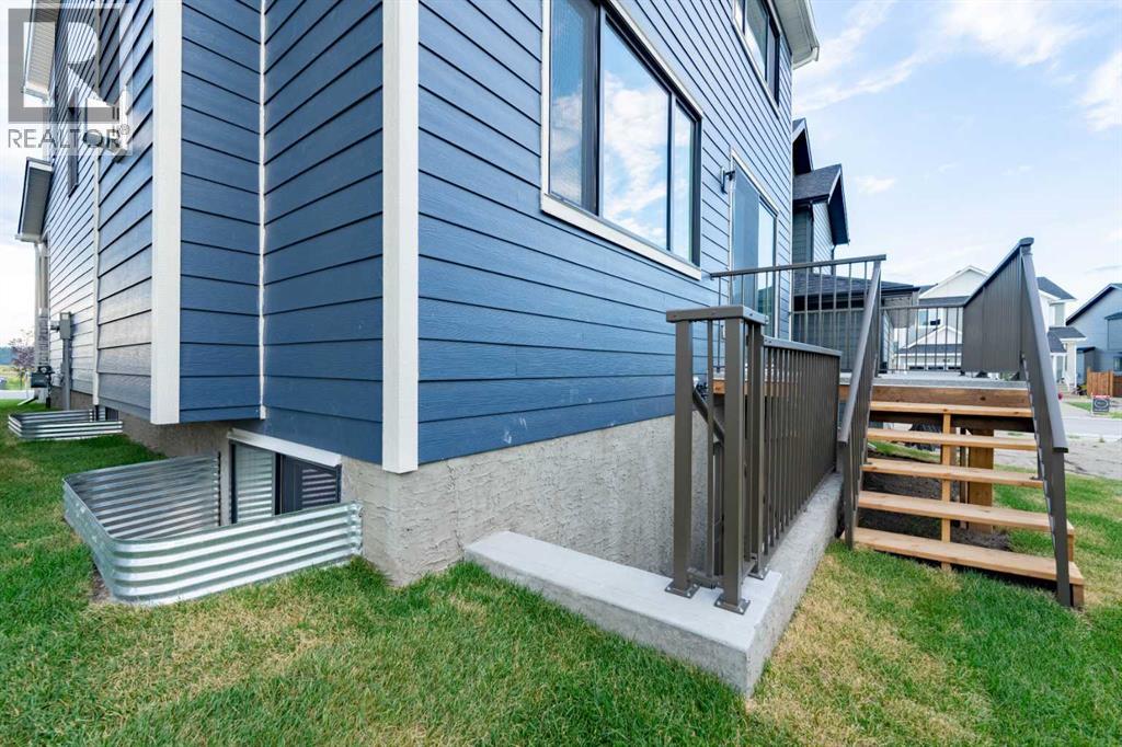 24 Sunvalley View, Cochrane, Alberta  T4C 0X8 - Photo 28 - A2253380