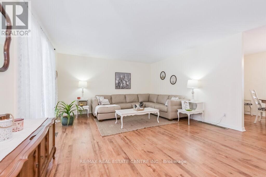 18 Townline, Orangeville, Ontario  L9W 3H3 - Photo 6 - W12444233