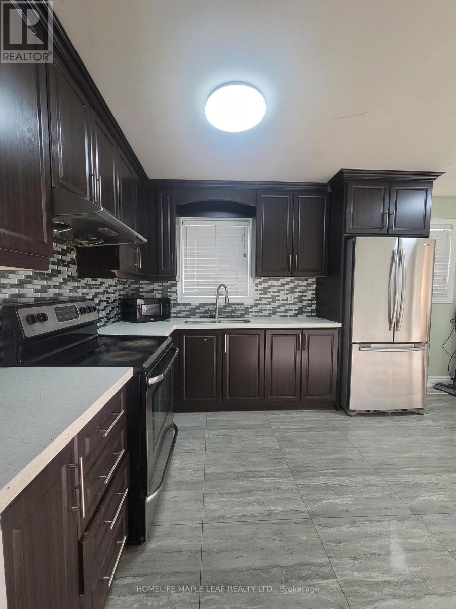 10 Pickard Lane, Brampton, Ontario  L6Y 2M5 - Photo 6 - W12444252