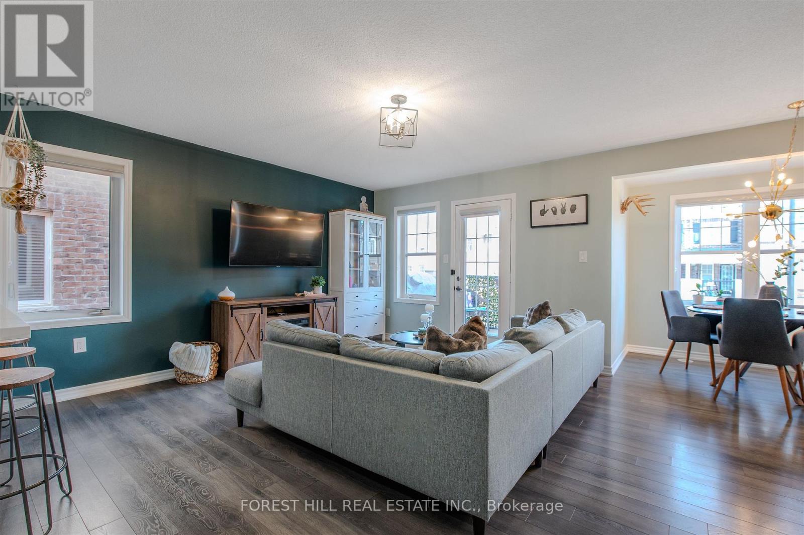 556 Buckeye Court, Milton (Cb Cobban), Ontario  L9T 7E7 - Photo 12 - W12444258