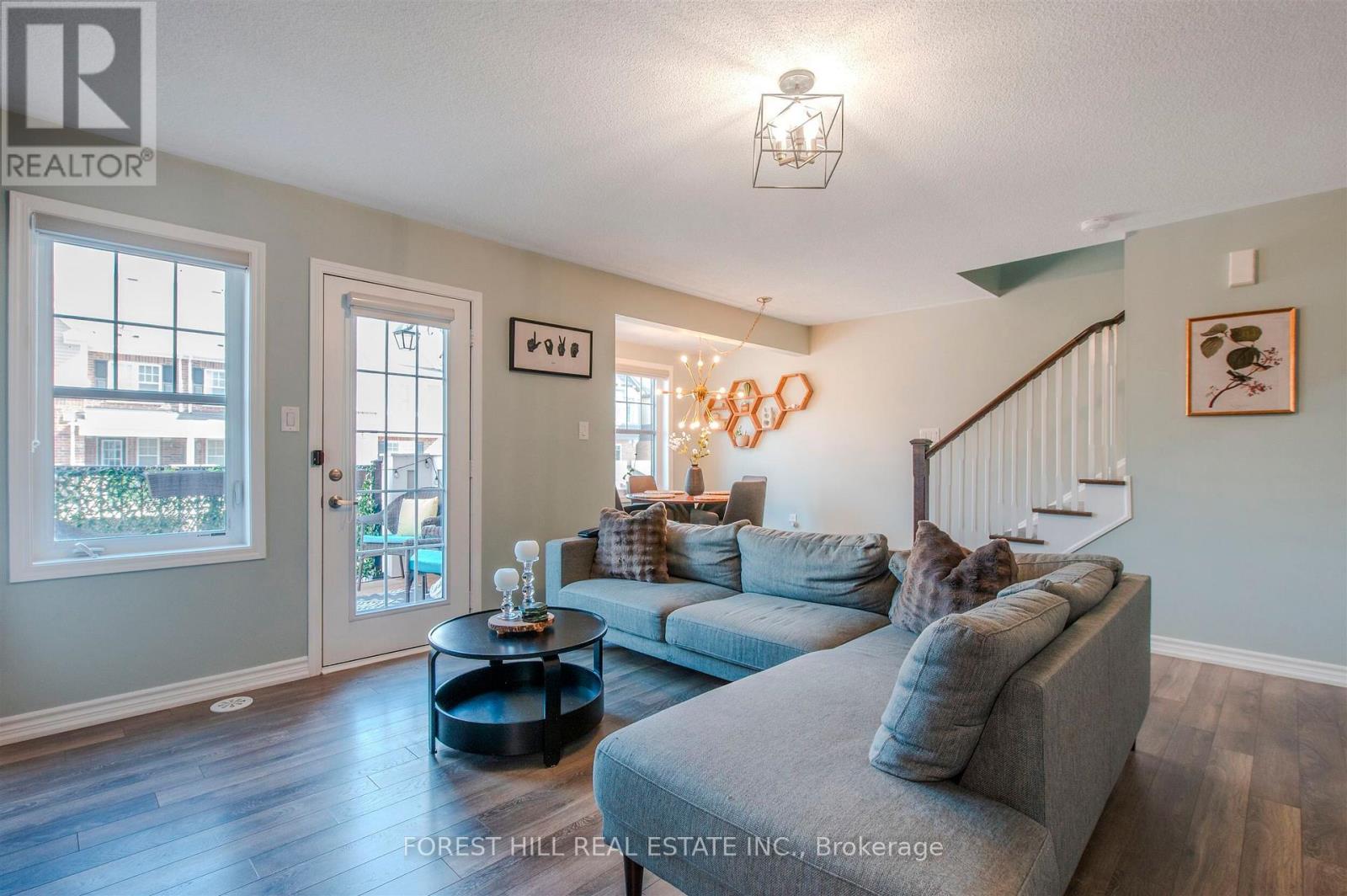 556 Buckeye Court, Milton (Cb Cobban), Ontario  L9T 7E7 - Photo 13 - W12444258