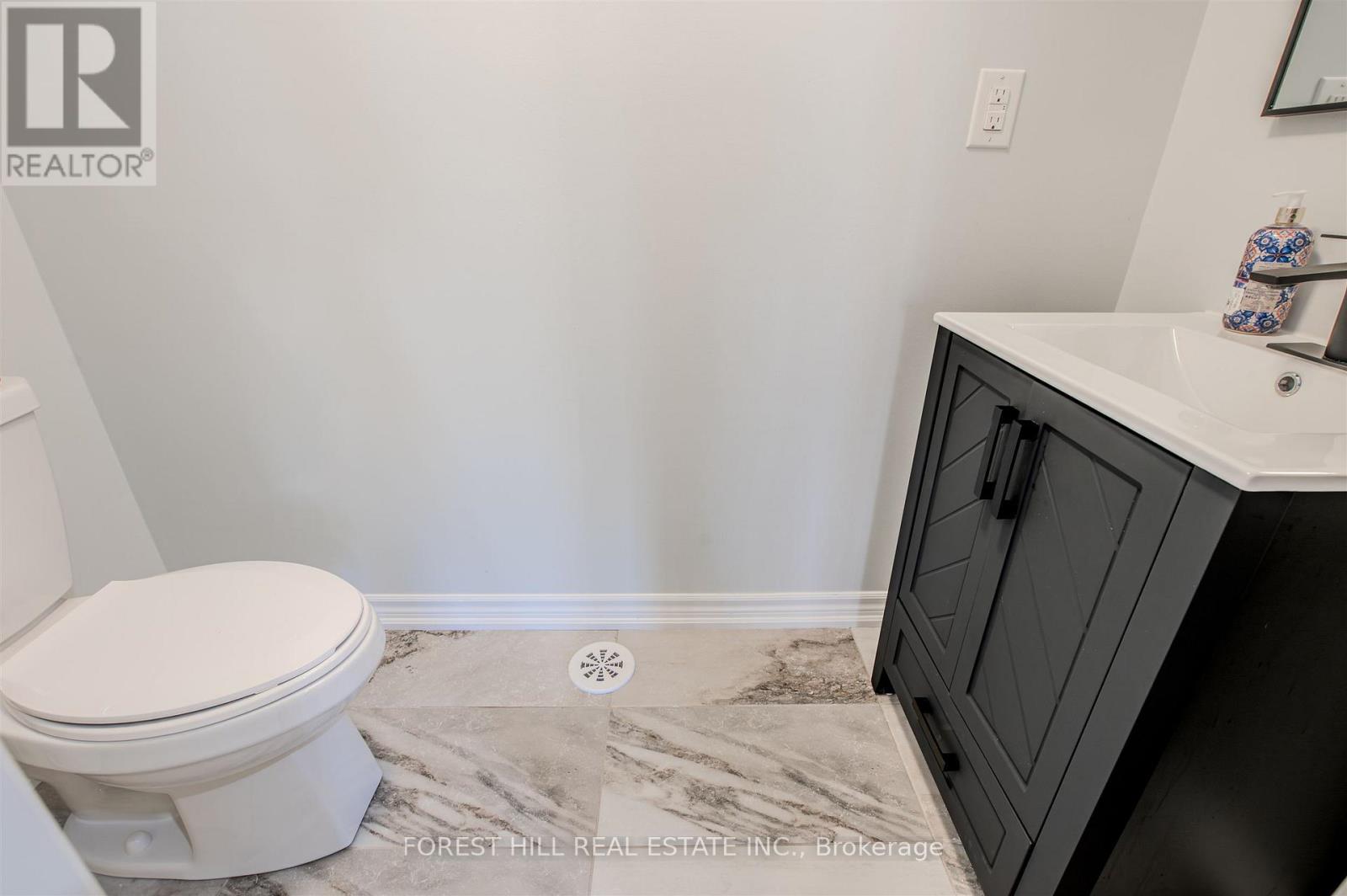 556 Buckeye Court, Milton (Cb Cobban), Ontario  L9T 7E7 - Photo 22 - W12444258
