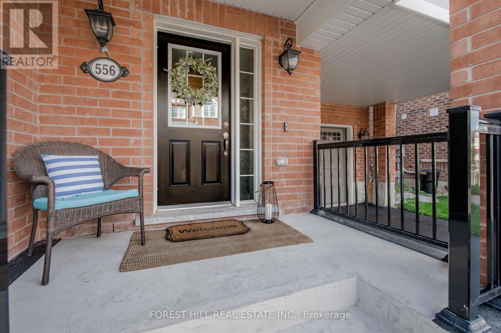 556 Buckeye Court, Milton (Cb Cobban), Ontario  L9T 7E7 - Photo 4 - W12444258