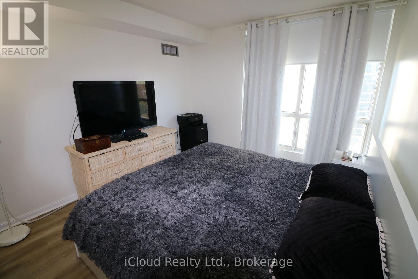1502 - 101 Subway Crescent, Toronto, Ontario  M9B 6K4 - Photo 11 - W12444268