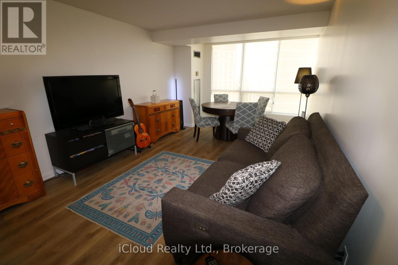1502 - 101 Subway Crescent, Toronto, Ontario  M9B 6K4 - Photo 3 - W12444268