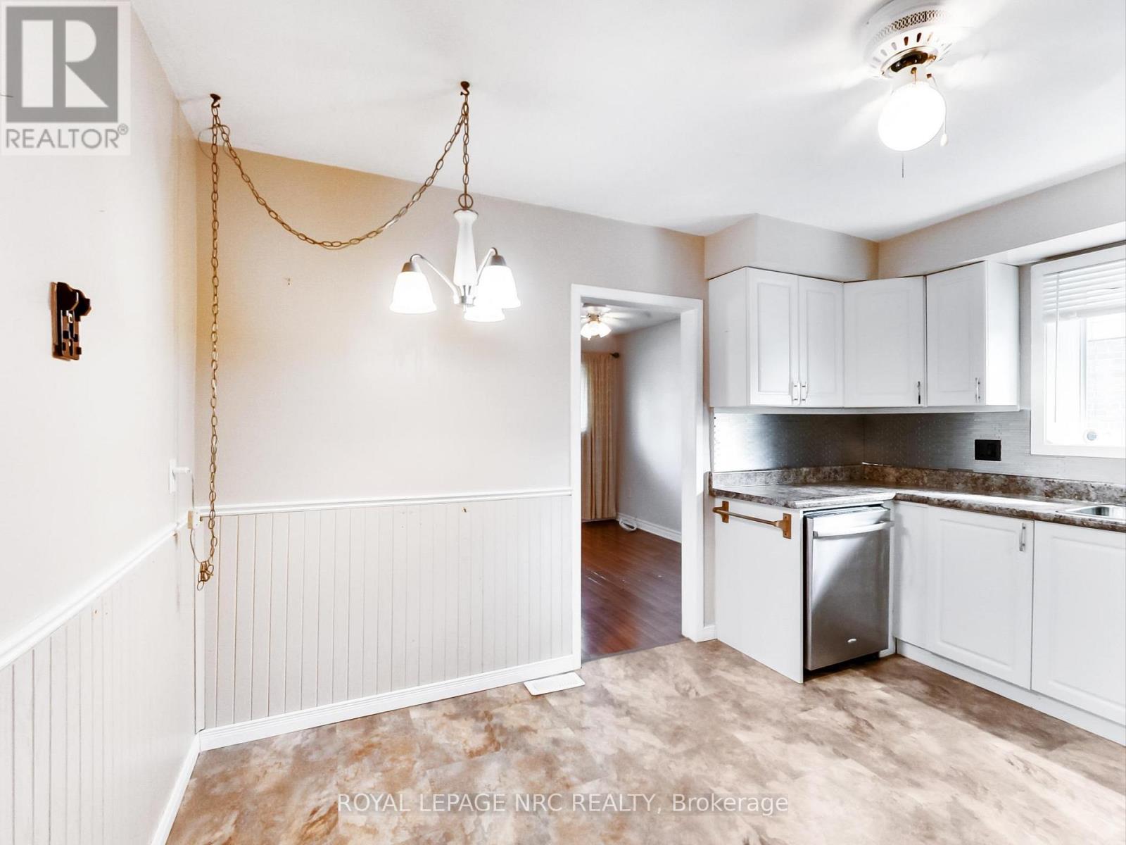 4368 Longmoor Drive, Burlington (Shoreacres), Ontario  L7L 1X7 - Photo 12 - W12444285