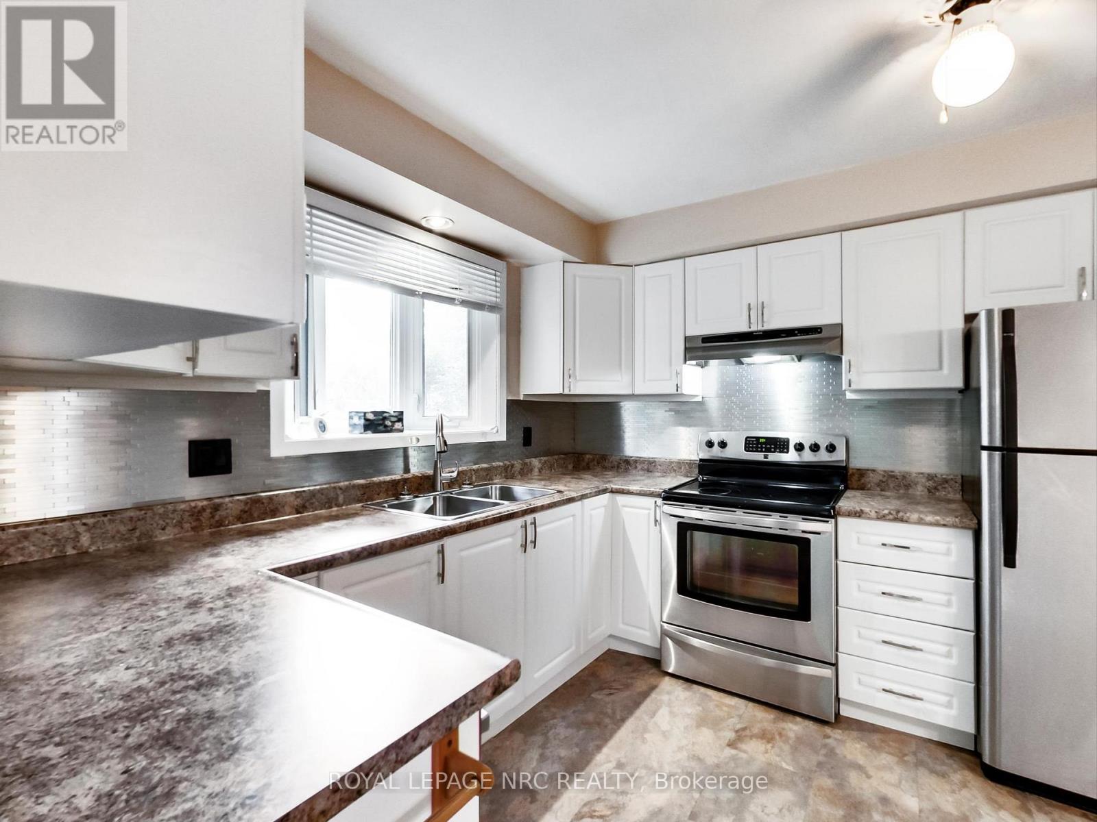 4368 Longmoor Drive, Burlington (Shoreacres), Ontario  L7L 1X7 - Photo 9 - W12444285