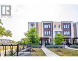 5 - 100 Stanley Green Boulevard, Toronto (Downsview-Roding-Cfb), Ca