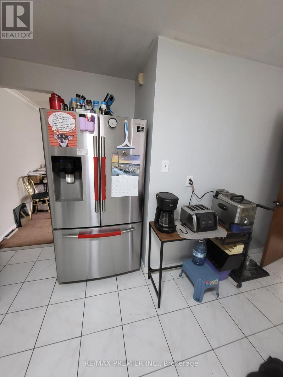 53 Rosefair Crescent, Toronto (West Humber-Clairville), Ontario  M9W 3B1 - Photo 10 - W12444332