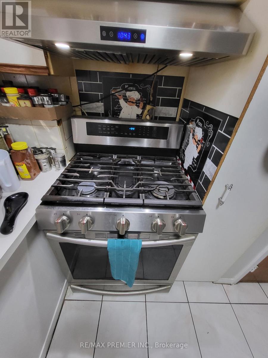 53 Rosefair Crescent, Toronto (West Humber-Clairville), Ontario  M9W 3B1 - Photo 7 - W12444332