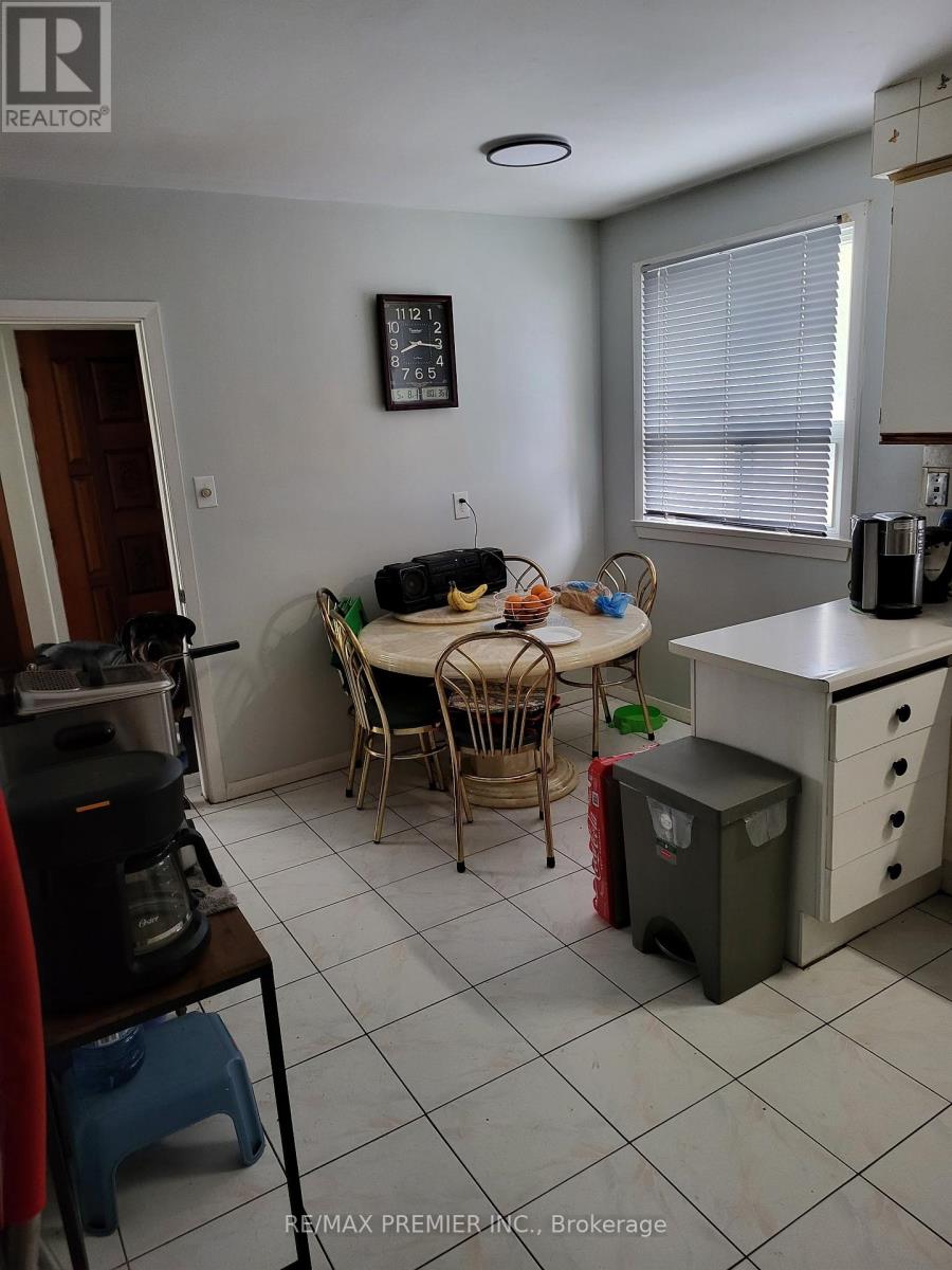 53 Rosefair Crescent, Toronto (West Humber-Clairville), Ontario  M9W 3B1 - Photo 8 - W12444332
