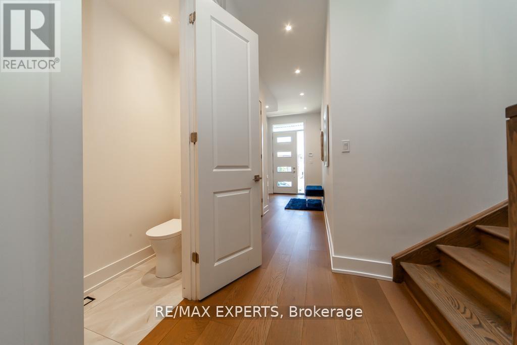 68 Twenty Fourth Street, Toronto (Long Branch), Ontario  M8V 3N8 - Photo 3 - W12444339