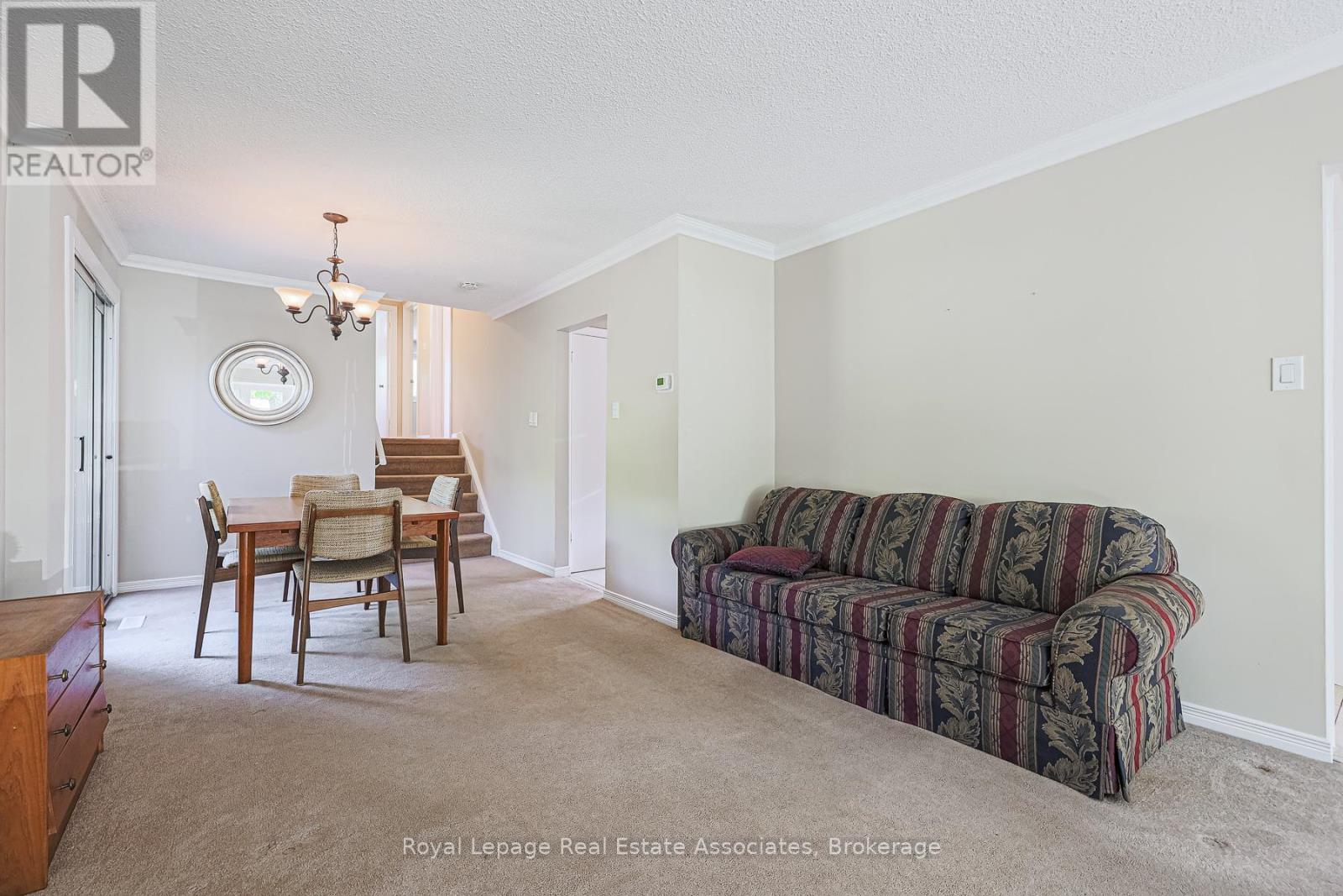 958 Fletcher Valley Crescent, Mississauga, Ontario  L5J 2X7 - Photo 13 - W12444345