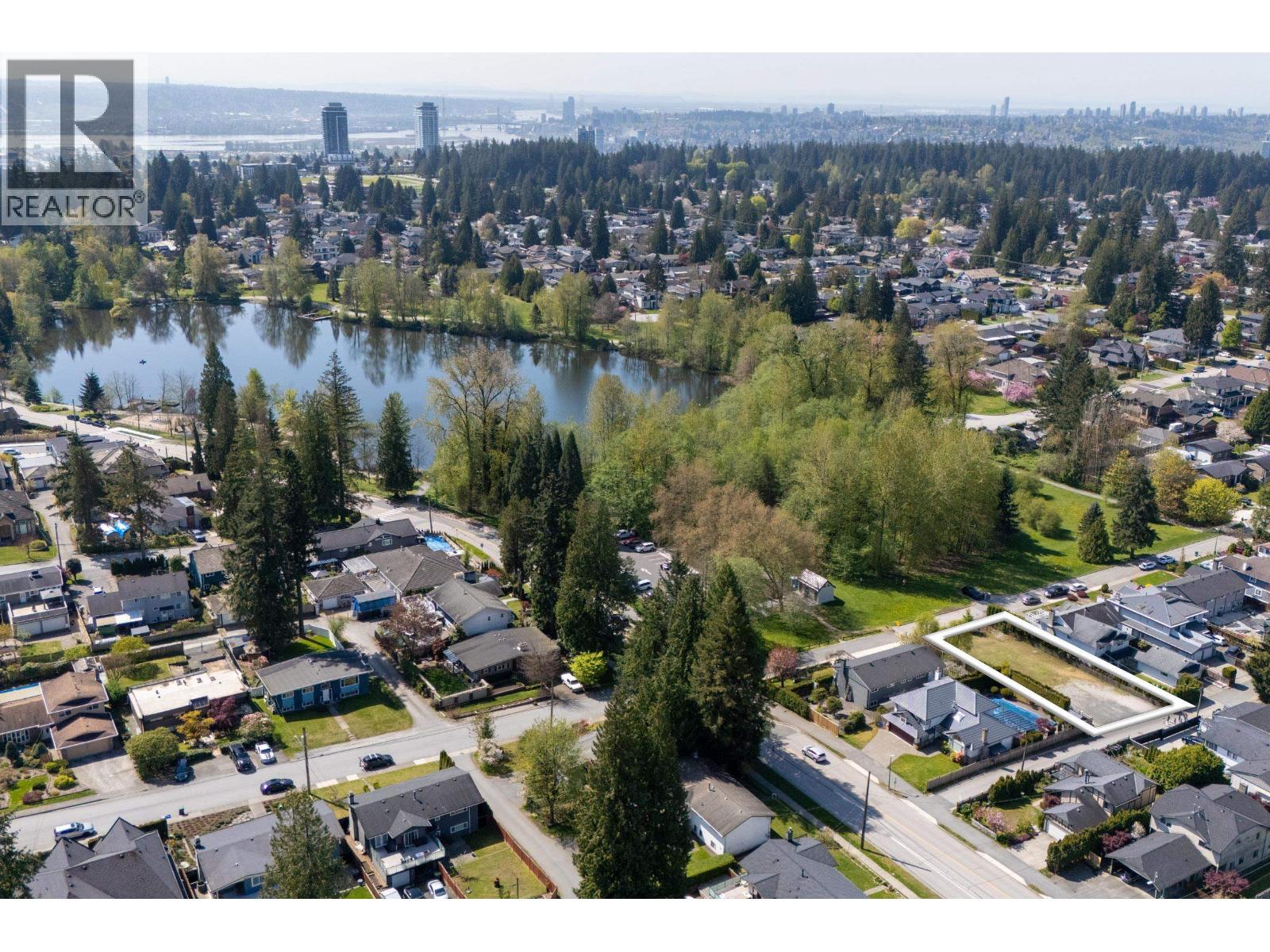 1213 Grover Avenue, Coquitlam, British Columbia  V3J 3E9 - Photo 3 - R3055228