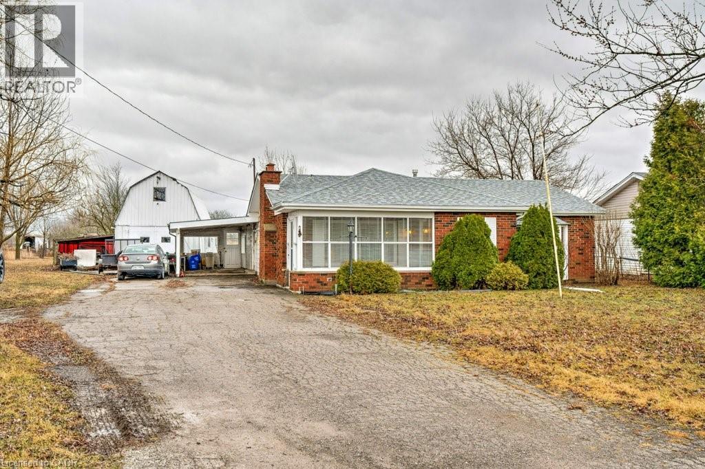 114 SECOND Road E, Hamilton, Ontario
