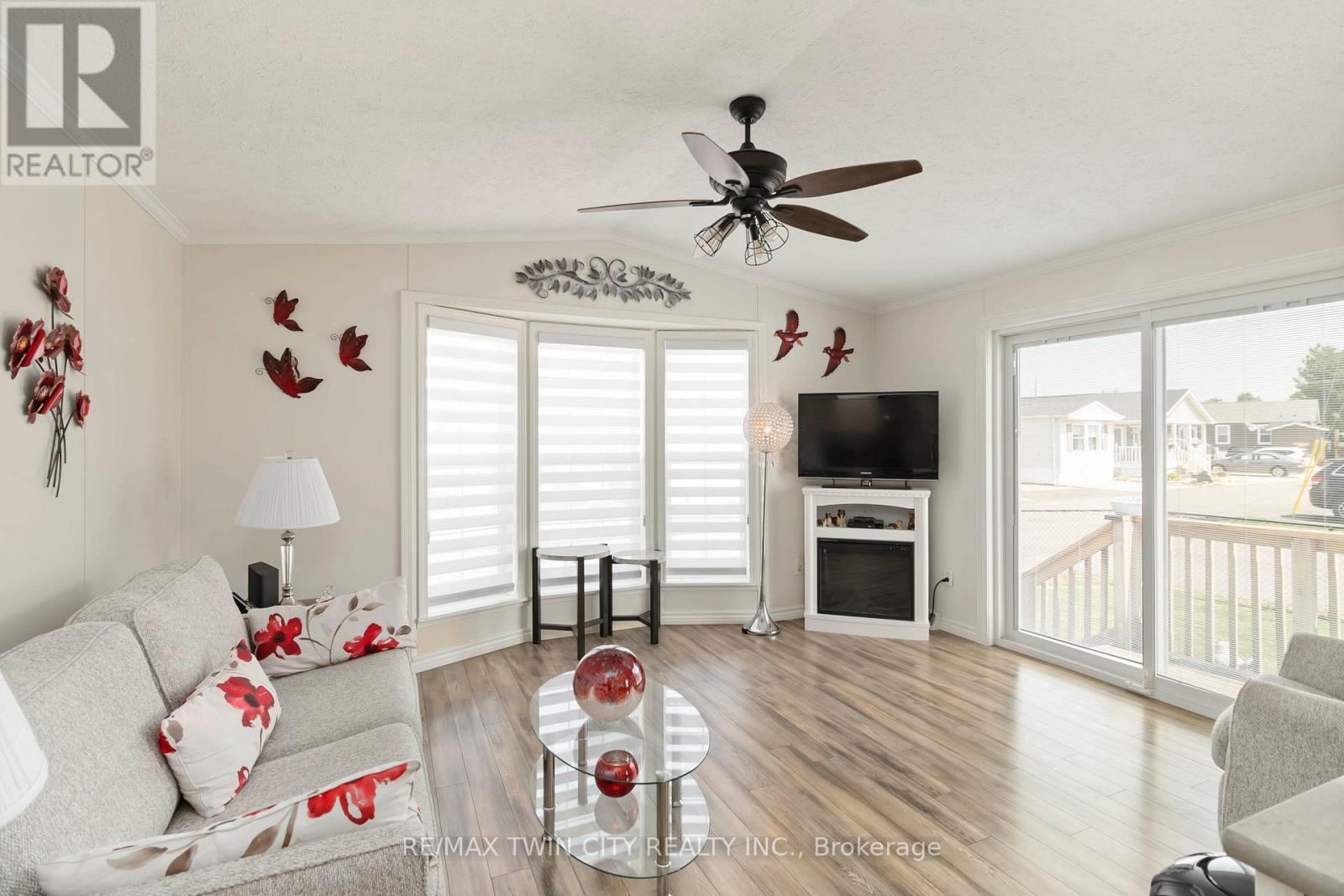27 Elm Street, Puslinch, Ontario  N1H 6H9 - Photo 11 - X12444247