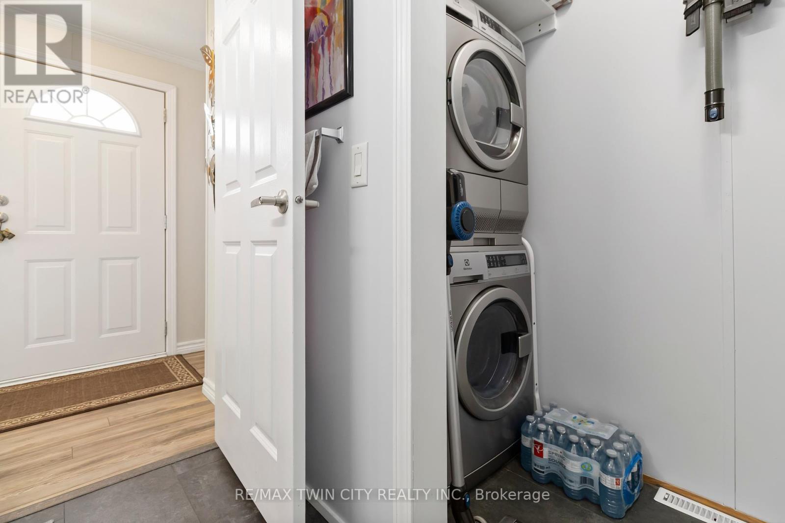 27 Elm Street, Puslinch, Ontario  N1H 6H9 - Photo 20 - X12444247