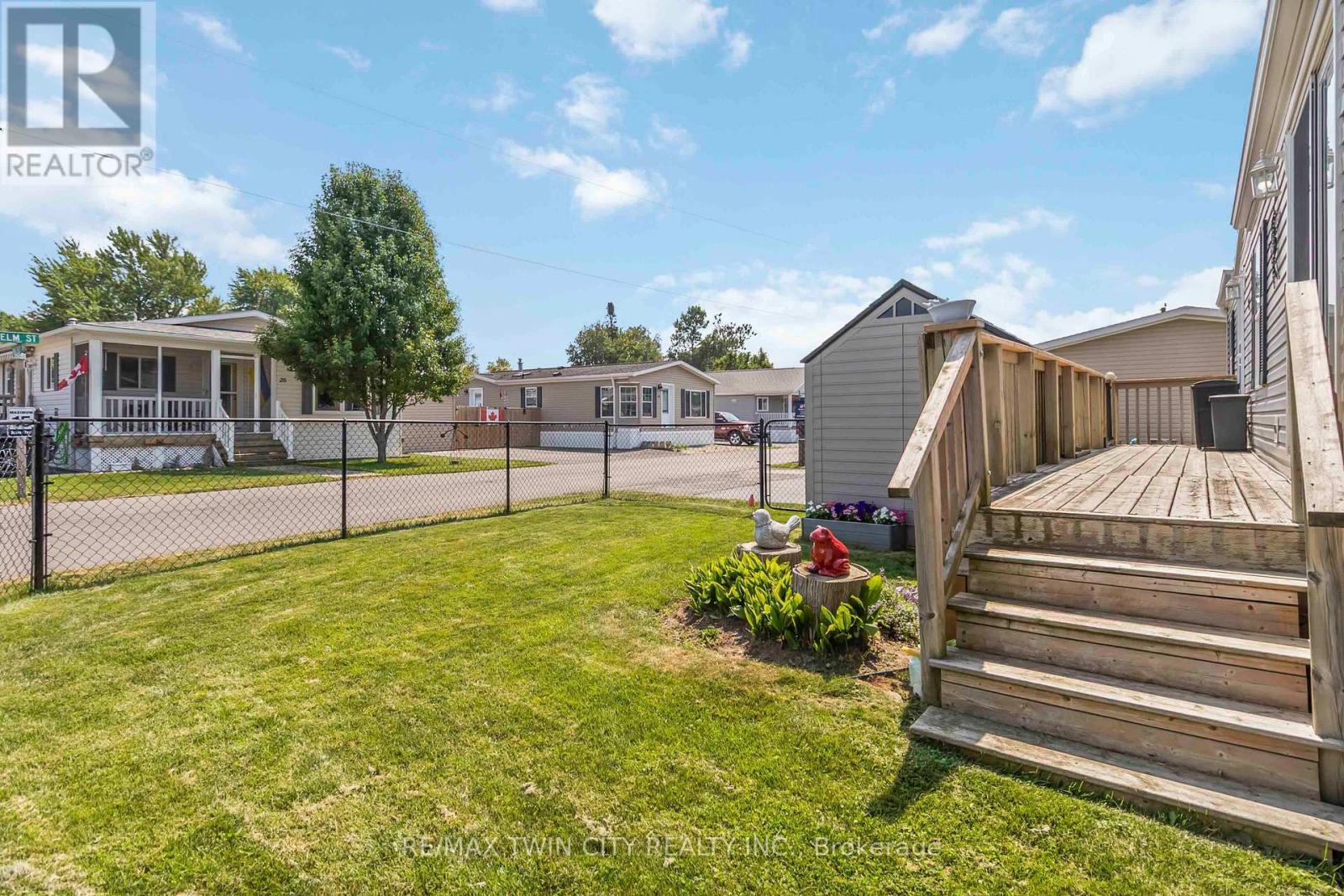 27 Elm Street, Puslinch, Ontario  N1H 6H9 - Photo 5 - X12444247