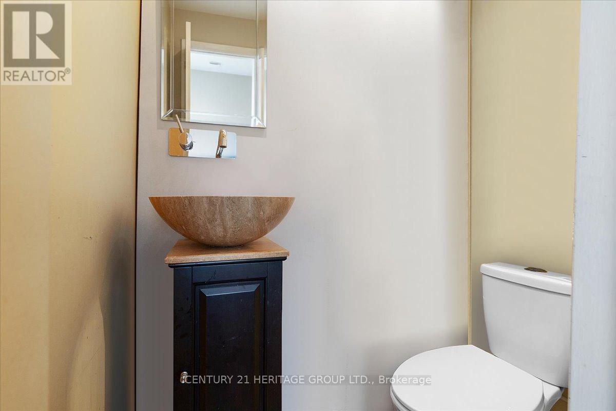 67 Elmhurst Drive, Hamilton (Sherwood), Ontario  L8T 1C5 - Photo 19 - X12444265