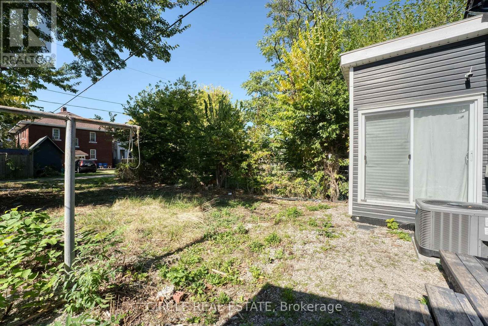241 Curry Avenue, Windsor, Ontario  N9B 2B4 - Photo 19 - X12444282