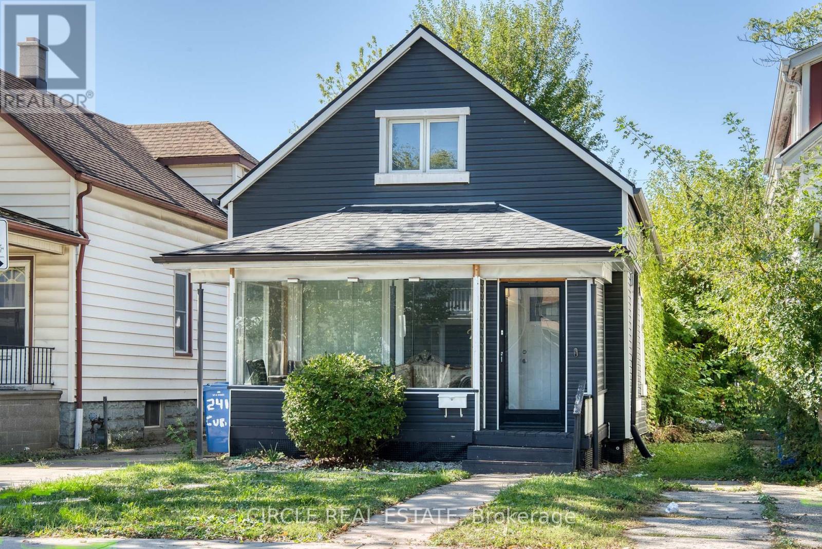 241 Curry Avenue, Windsor, Ontario  N9B 2B4 - Photo 2 - X12444282