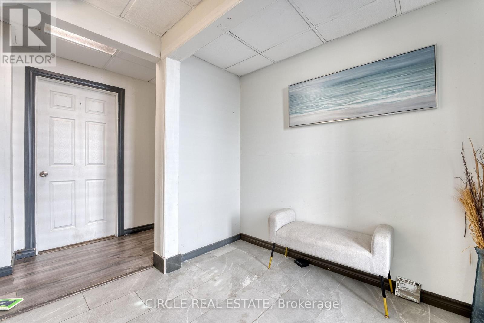 241 Curry Avenue, Windsor, Ontario  N9B 2B4 - Photo 5 - X12444282