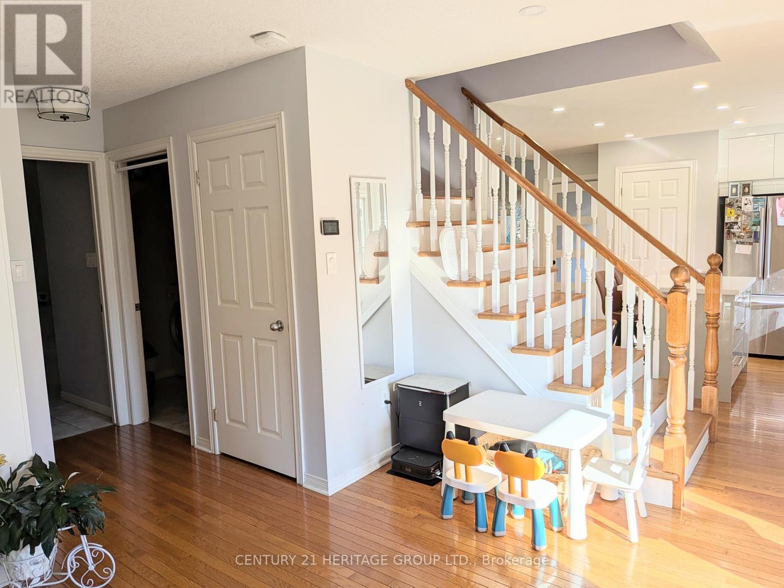 66 Bastille Street, Hamilton, Ontario  L9B 2G9 - Photo 8 - X12444293