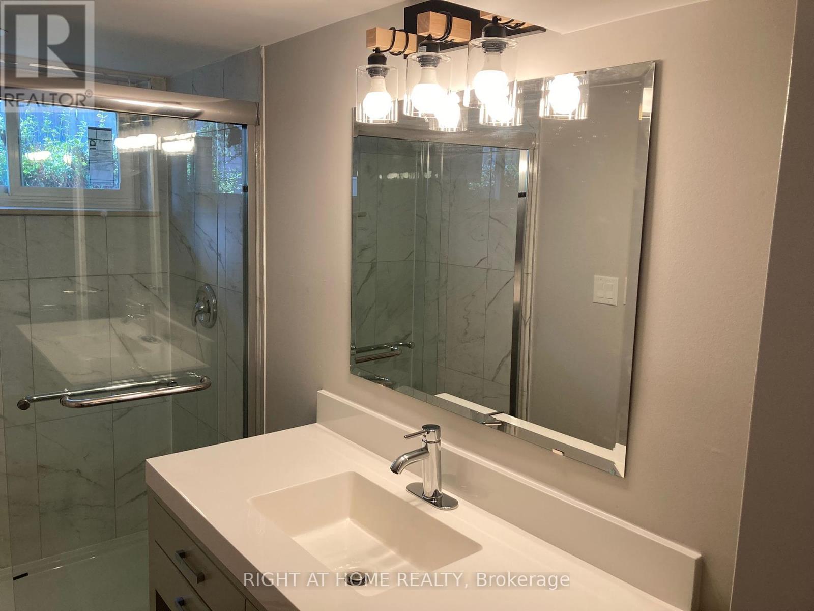 Lower - 8 Regency Street, Hamilton, Ontario  L8T 4V3 - Photo 1 - X12444316