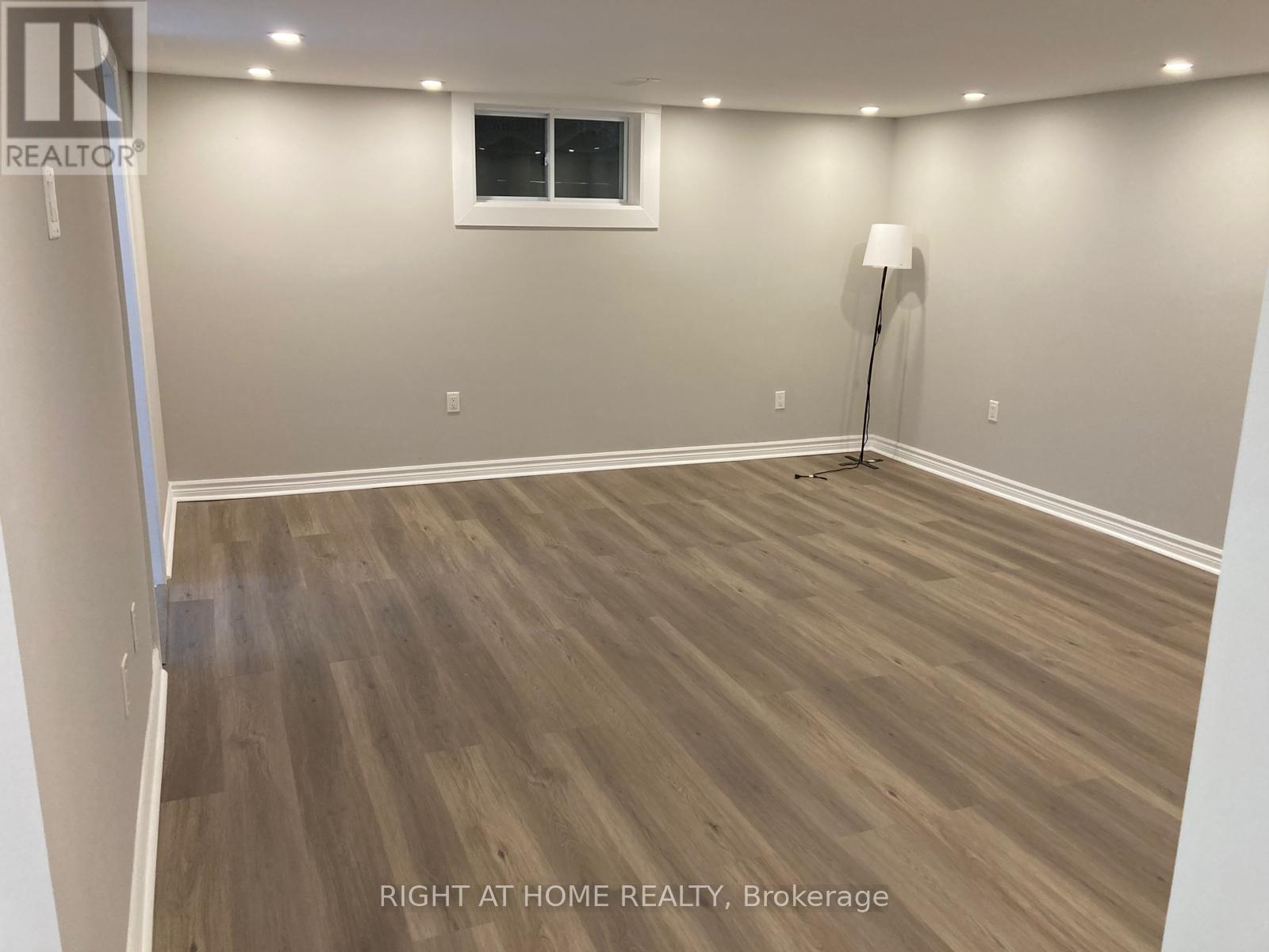 Lower - 8 Regency Street, Hamilton, Ontario  L8T 4V3 - Photo 13 - X12444316