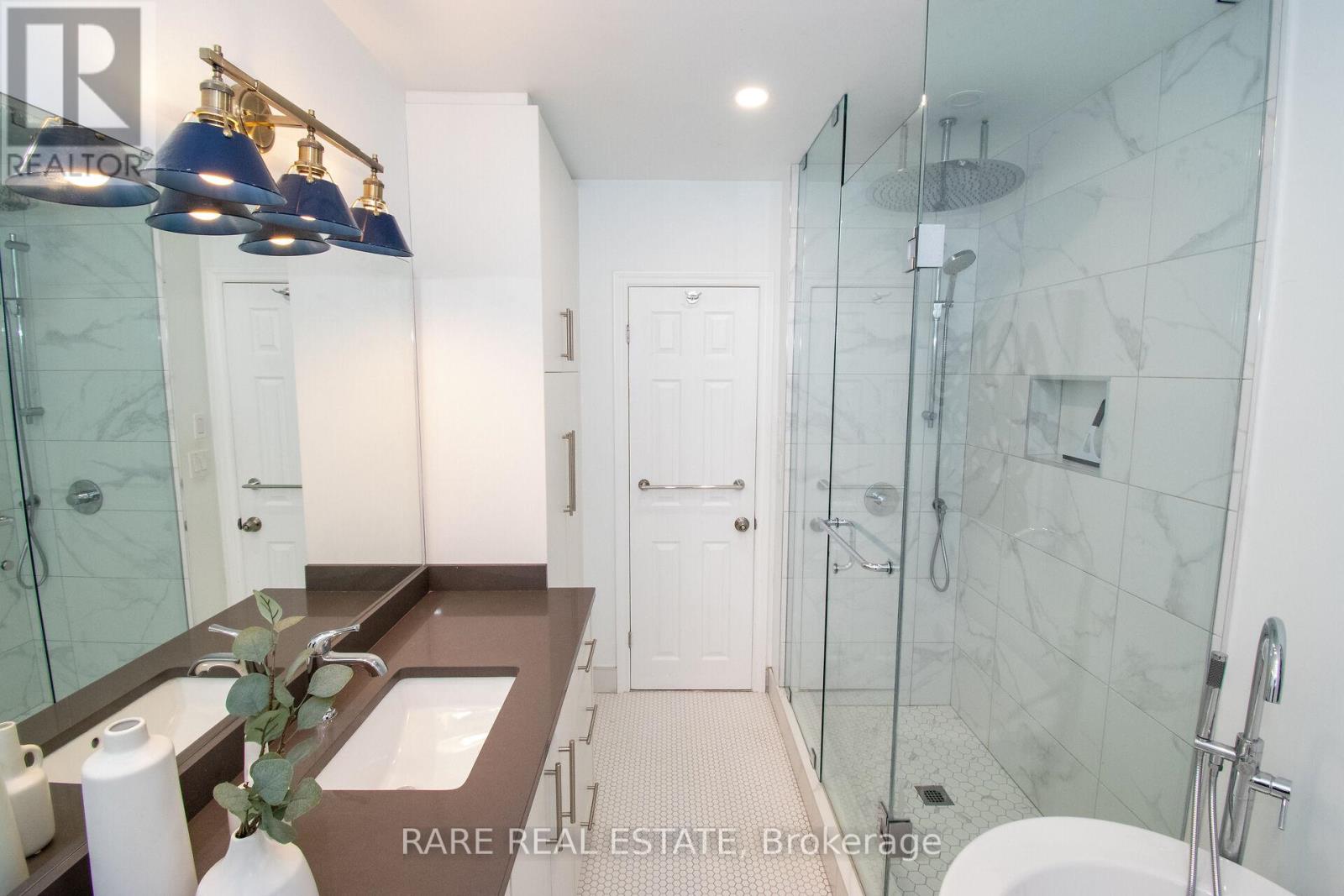 8 Brookside Avenue, Grimsby, Ontario  L3M 1W1 - Photo 22 - X12444317