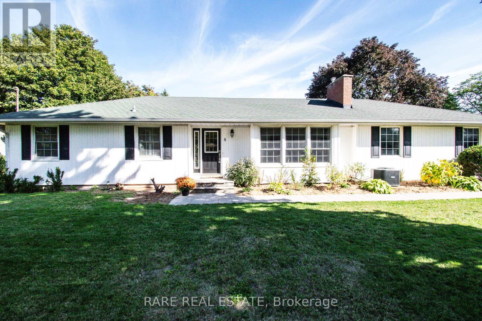 8 Brookside Avenue, Grimsby, Ontario  L3M 1W1 - Photo 37 - X12444317