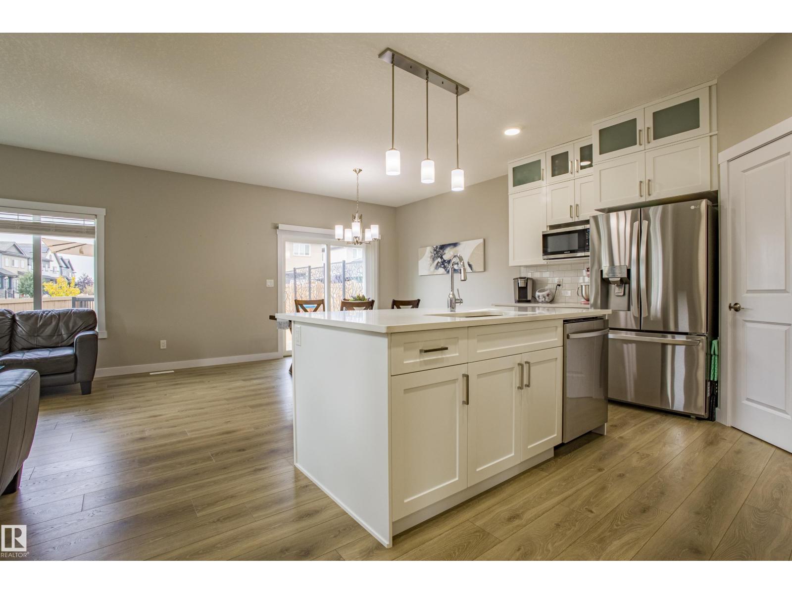 9806 225a St Nw, Edmonton, Alberta  T5T 5X8 - Photo 2 - E4460320