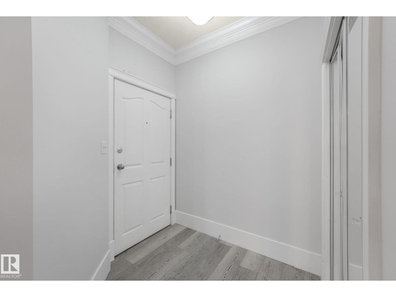 #104 9707 105 St Nw Nw, Edmonton, Alberta  T5K 2Y4 - Photo 4 - E4460772