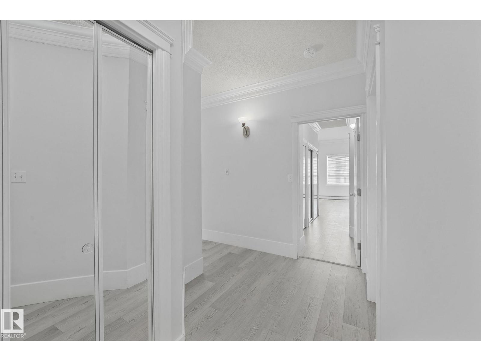 #104 9707 105 St Nw Nw, Edmonton, Alberta  T5K 2Y4 - Photo 5 - E4460772