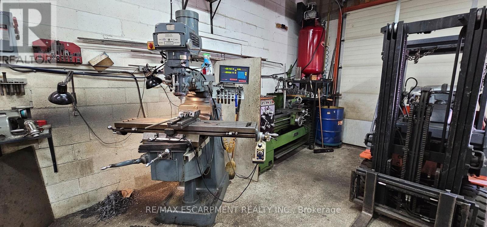 3 - 1075 Westport Crescent, Mississauga, Ontario  L5T 1E8 - Photo 4 - W12418127