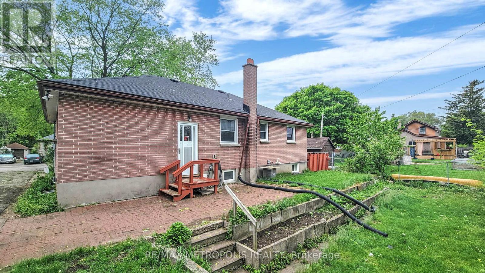 Main - 1020 Brewer Street, Peterborough Central, Ontario  K9J 5B4 - Photo 28 - X12441781