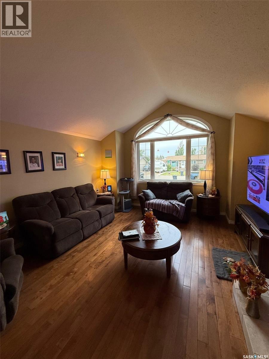 121 18th Street W, Battleford, Saskatchewan  S0M 0E0 - Photo 13 - SK020072