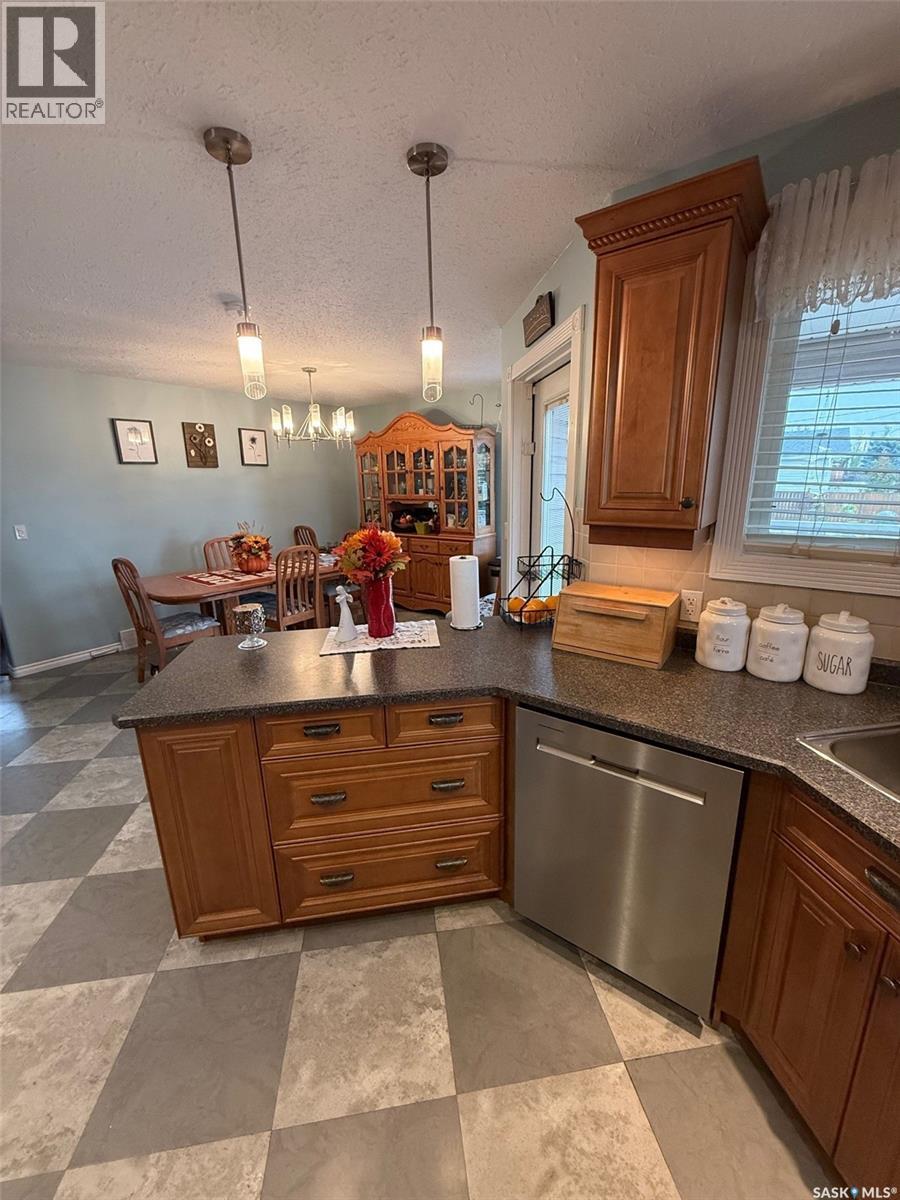 121 18th Street W, Battleford, Saskatchewan  S0M 0E0 - Photo 9 - SK020072